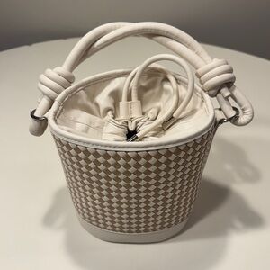 Woven Bucket Bag